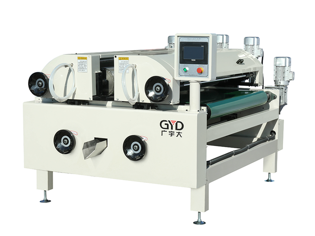  Machine de rev&ecirc;tement &agrave; rouleaux